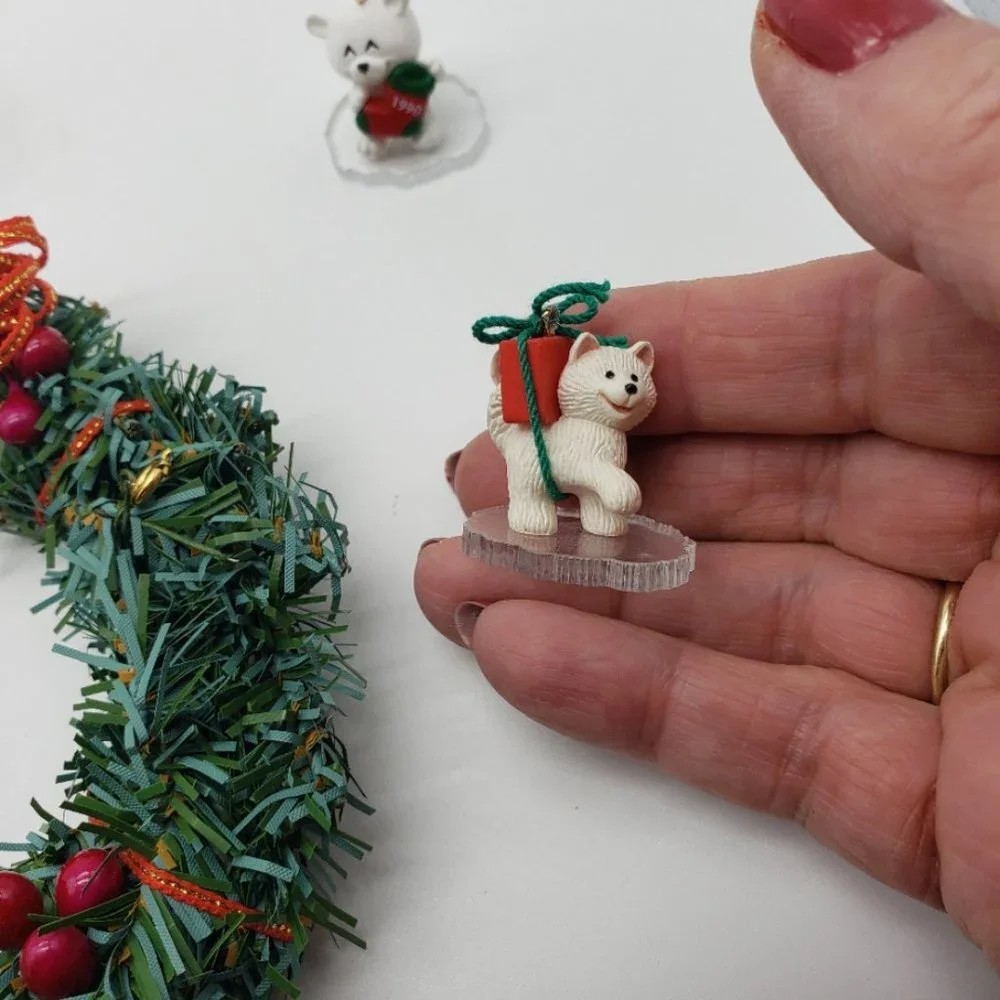 Hallmark Keepsake Ornament Little Frosty Friends Memory Wreath Stand Ornaments